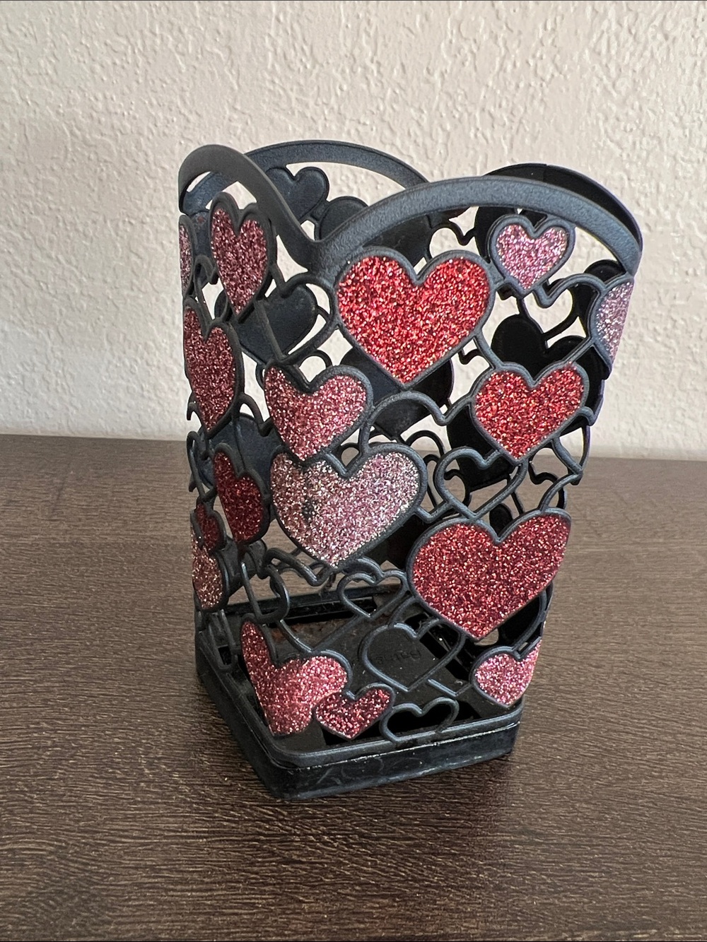 Bath & Body Works Valentines Day Glitter Hearts Sleeve